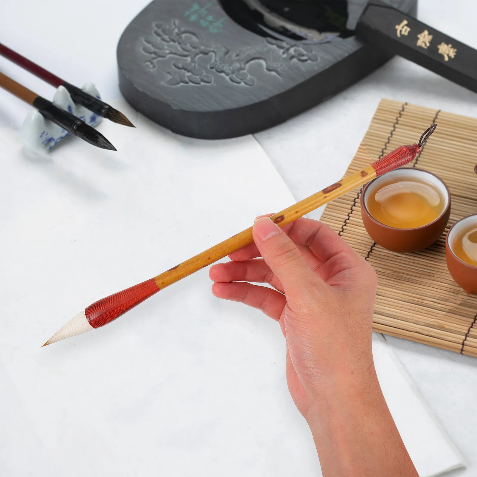 Chinese Calligraphy Ink Brush Garlic Head Style Soft Hair Alloy Brush for Painting Peony Landscape Sumi Ink Practice
Chinese Calligraphy Ink Brush Garlic Head Style Soft Hair Alloy Brush for Painting Peony Landscape Sumi Ink Practice