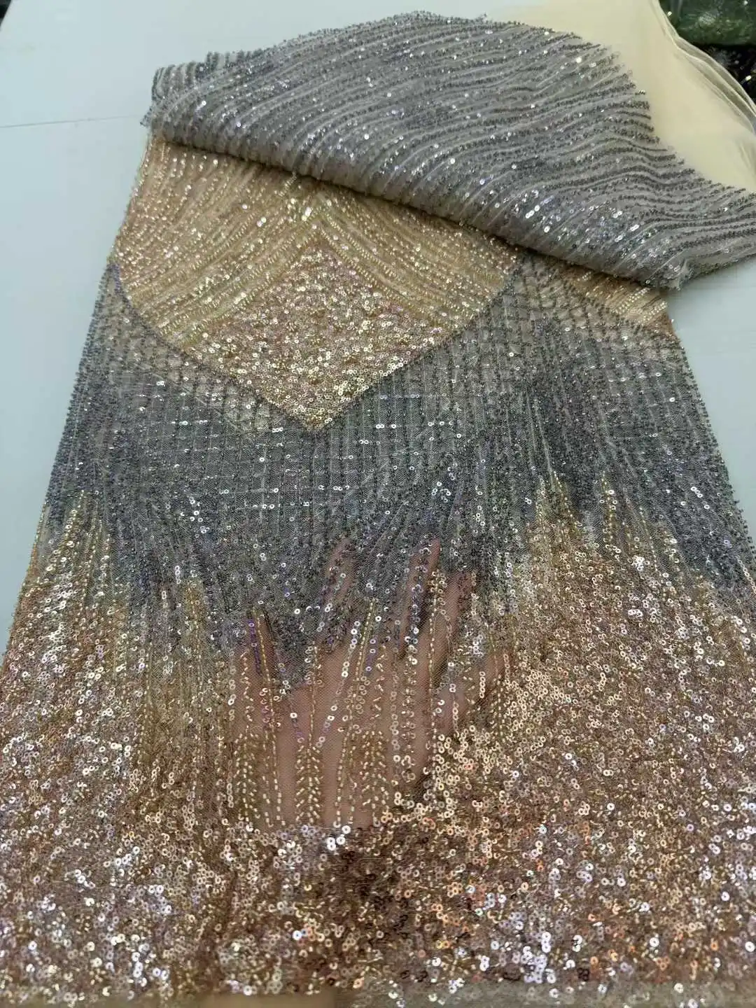 Tulle High End Lace Fabric Nigerian Latest African France 2025 Hot Sale With Beads Sequins for Bride Wedding Party Sew Dresses
Tulle High End Lace Fabric Nigerian Latest African France 2025 Hot Sale With Beads Sequins for Bride Wedding Party Sew Dresses
