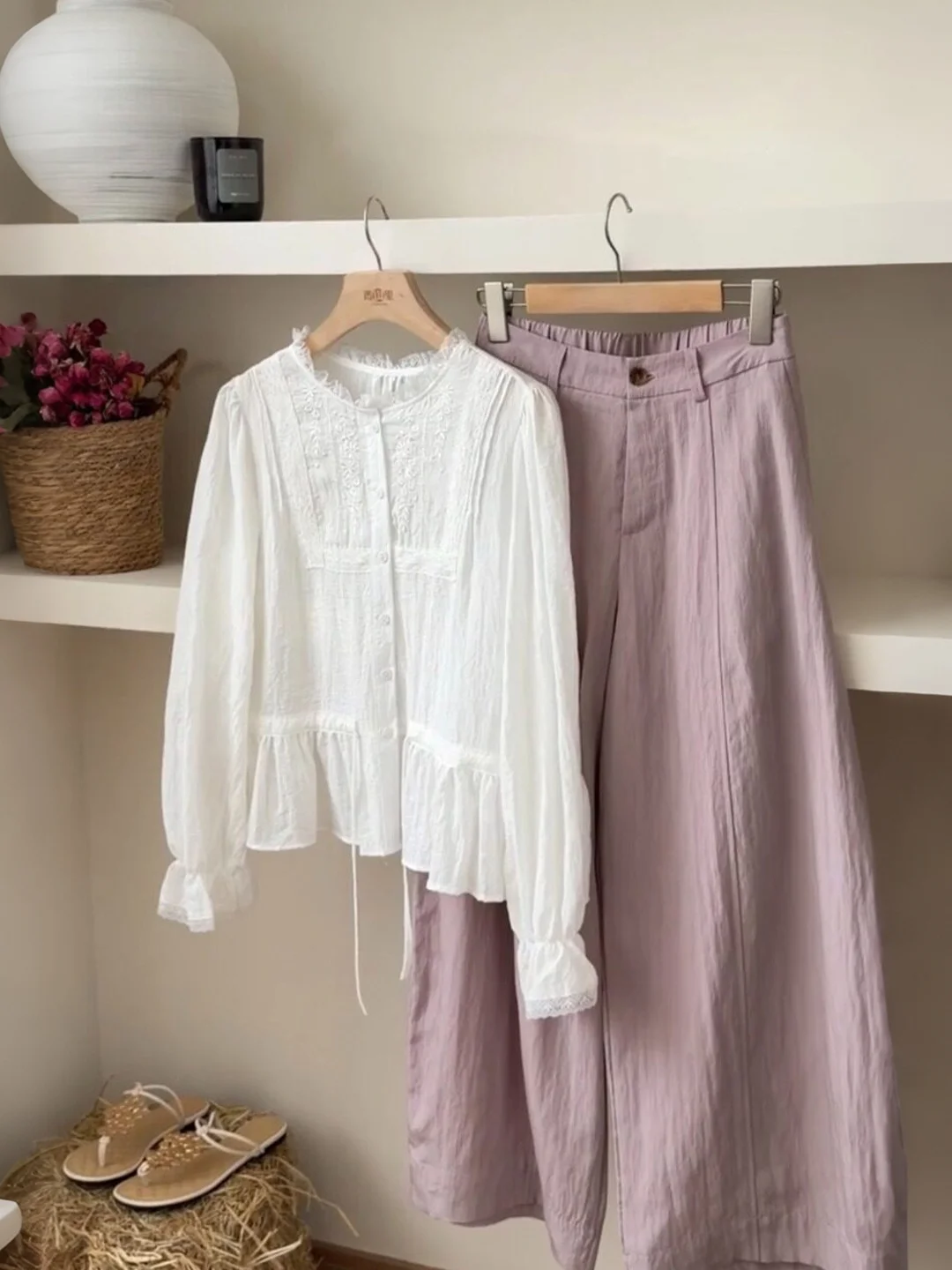 Elegant Lace Trim Embroidered Shirt Women's Spring 2026 New Unique Belted Long Sleeve Beautiful Top Cotton Polyester Blend
Elegant Lace Trim Embroidered Shirt Women's Spring 2026 New Unique Belted Long Sleeve Beautiful Top Cotton Polyester Blend