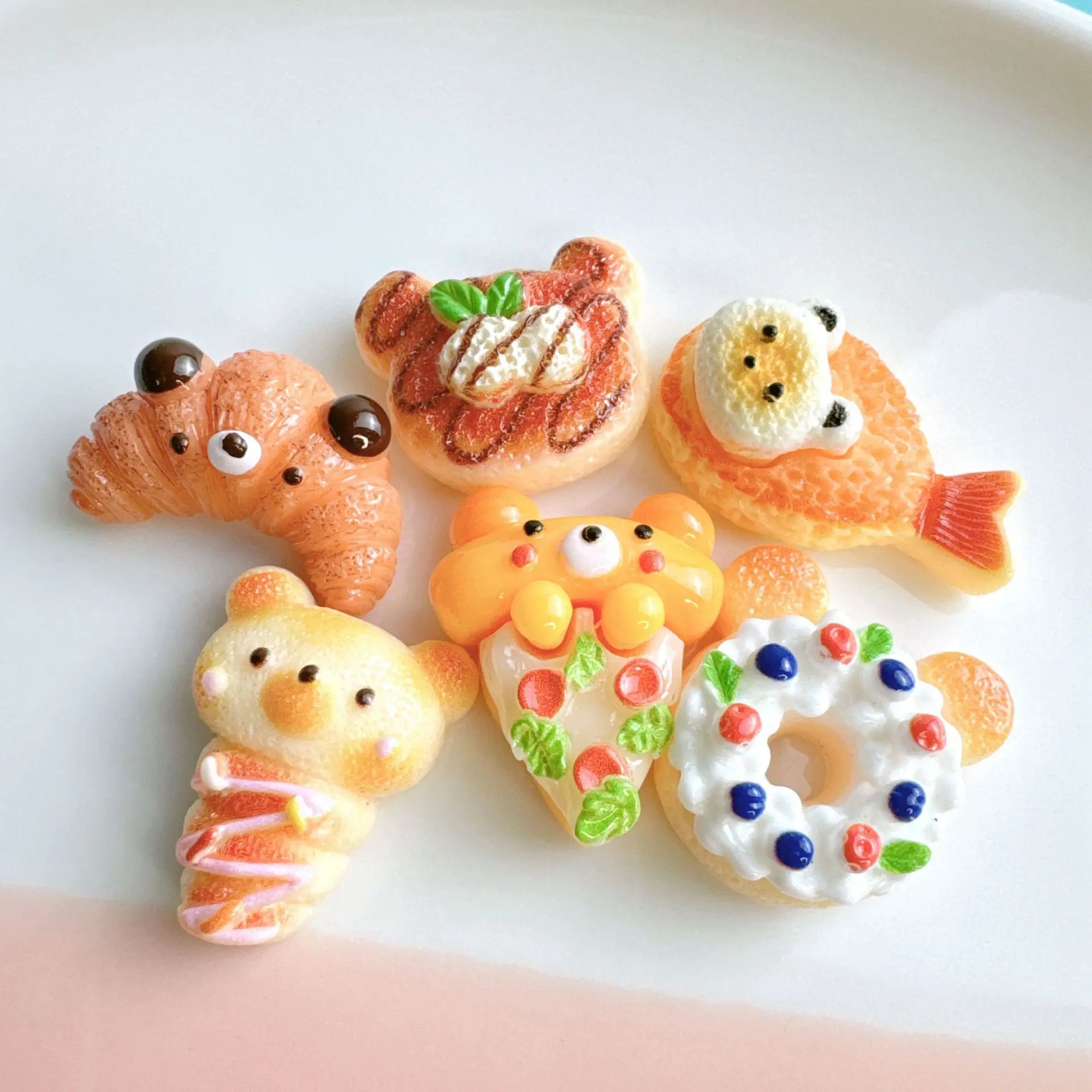 5pcs Little Bear Bread Resin Accessories Gashapon Pendant Materials Suitable for DIY hair tie phone case pendant
5pcs Little Bear Bread Resin Accessories Gashapon Pendant Materials Suitable for DIY hair tie phone case pendant
