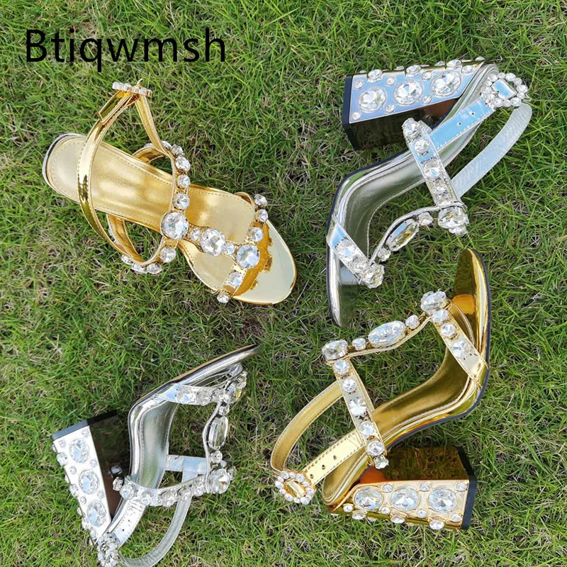 Золотые, серебряные сандалии со стразами, женские пикантные туфли на высоком каблуке с открытым носком и Т-образным ремешком, женская обувь для вечеринок
Золотые, серебряные сандалии со стразами, женские пикантные туфли на высоком каблуке с открытым носком и Т-образным ремешком, женская обувь для вечеринок