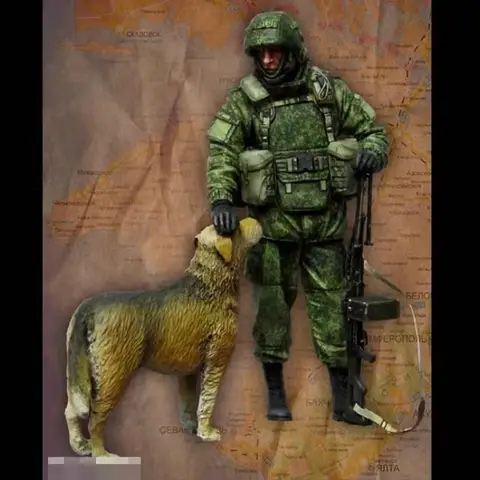 1/35 Scale Doll Model Kit - Russian Soldier and Dog - Unassembled and Unpainted 520R