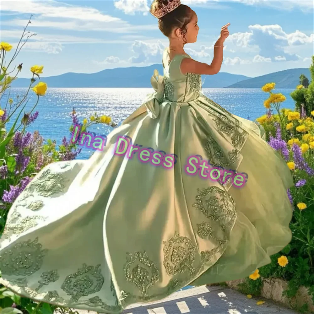 Luxury Green Satin Fluffy Flower Girl Dress Exquisite Lace Applique With Bow For Kids Wedding Birthday Party Evening Ball Gowns
Luxury Green Satin Fluffy Flower Girl Dress Exquisite Lace Applique With Bow For Kids Wedding Birthday Party Evening Ball Gowns
