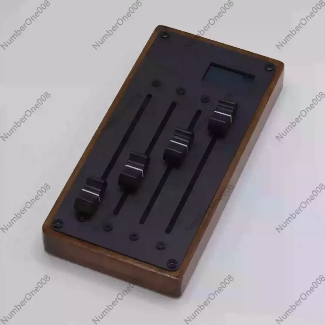 4-канальный MIDI-контроллер с фейдерами CC
4-канальный MIDI-контроллер с фейдерами CC