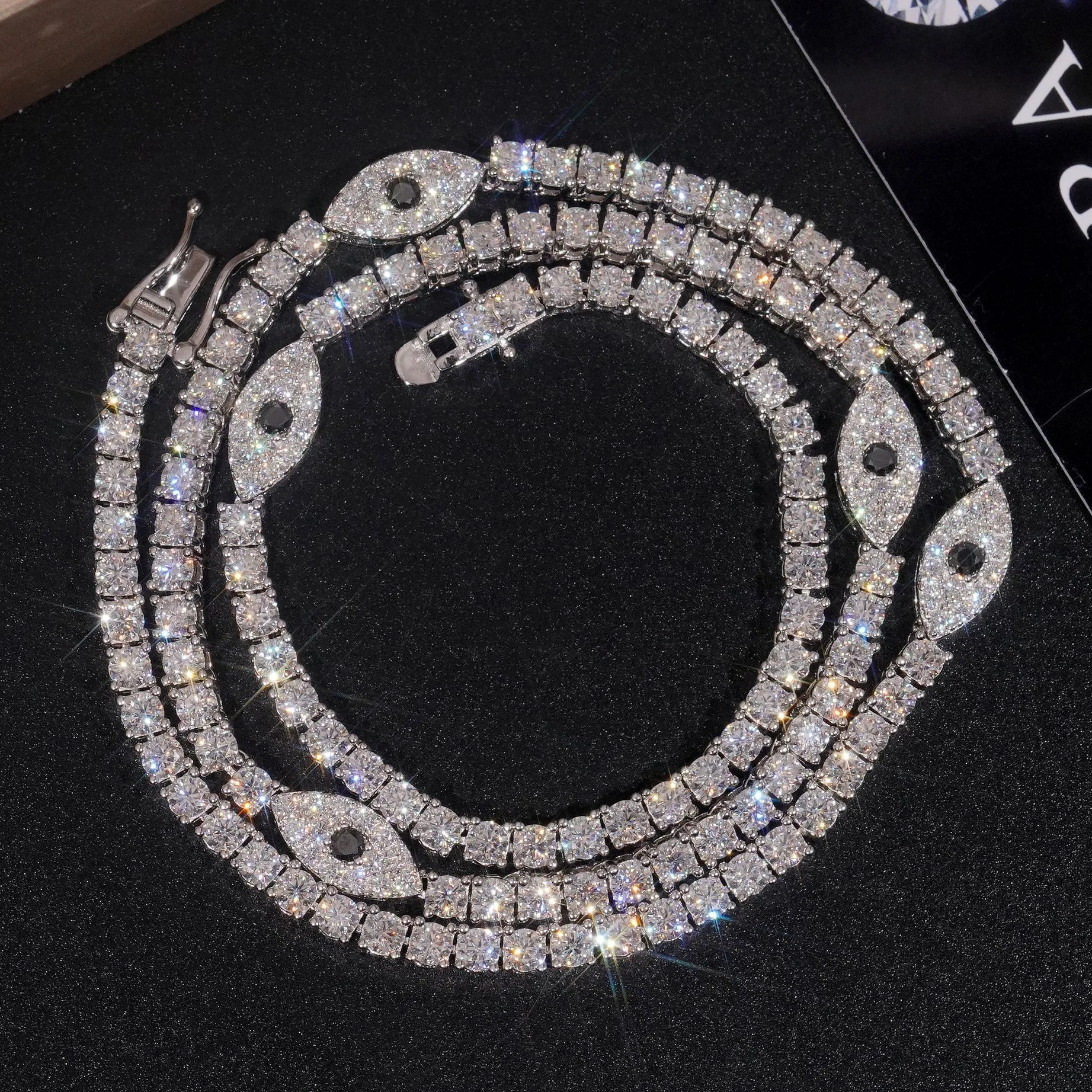 Хип-хоп индивидуальный глаз 925 серебро 3 мм муассанит мужская и женская теннисная цепочка
Хип-хоп индивидуальный глаз 925 серебро 3 мм муассанит мужская и женская теннисная цепочка