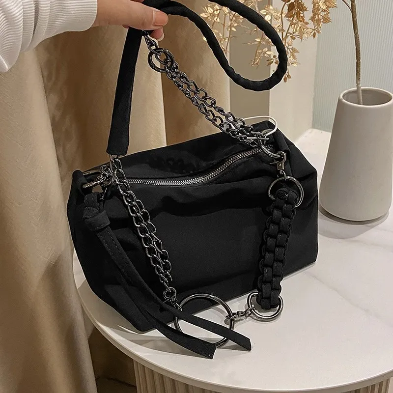 Faionable Chain Strap Women's Bag 2025 New Simple Versatile Street Sle Small Square Bag Nylon Material Zipper Closure Cas...
Faionable Chain Strap Women's Bag 2025 New Simple Versatile Street Sle Small Square Bag Nylon Material Zipper Closure Cas...