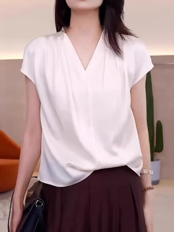 Elegant V-Neck Short Sleeve Shirt Women's plus Size Summer Slimming High-End Acetate Top Fashionable Versatile Korean Style
Elegant V-Neck Short Sleeve Shirt Women's plus Size Summer Slimming High-End Acetate Top Fashionable Versatile Korean Style