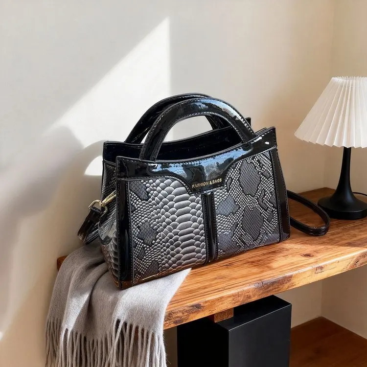 Famous Elegance Diaper Bag Women's Luxury Leather Tote Vintage Crossbody Bag Minimalist Designer Large Capacity Chic
Famous Elegance Diaper Bag Women's Luxury Leather Tote Vintage Crossbody Bag Minimalist Designer Large Capacity Chic
