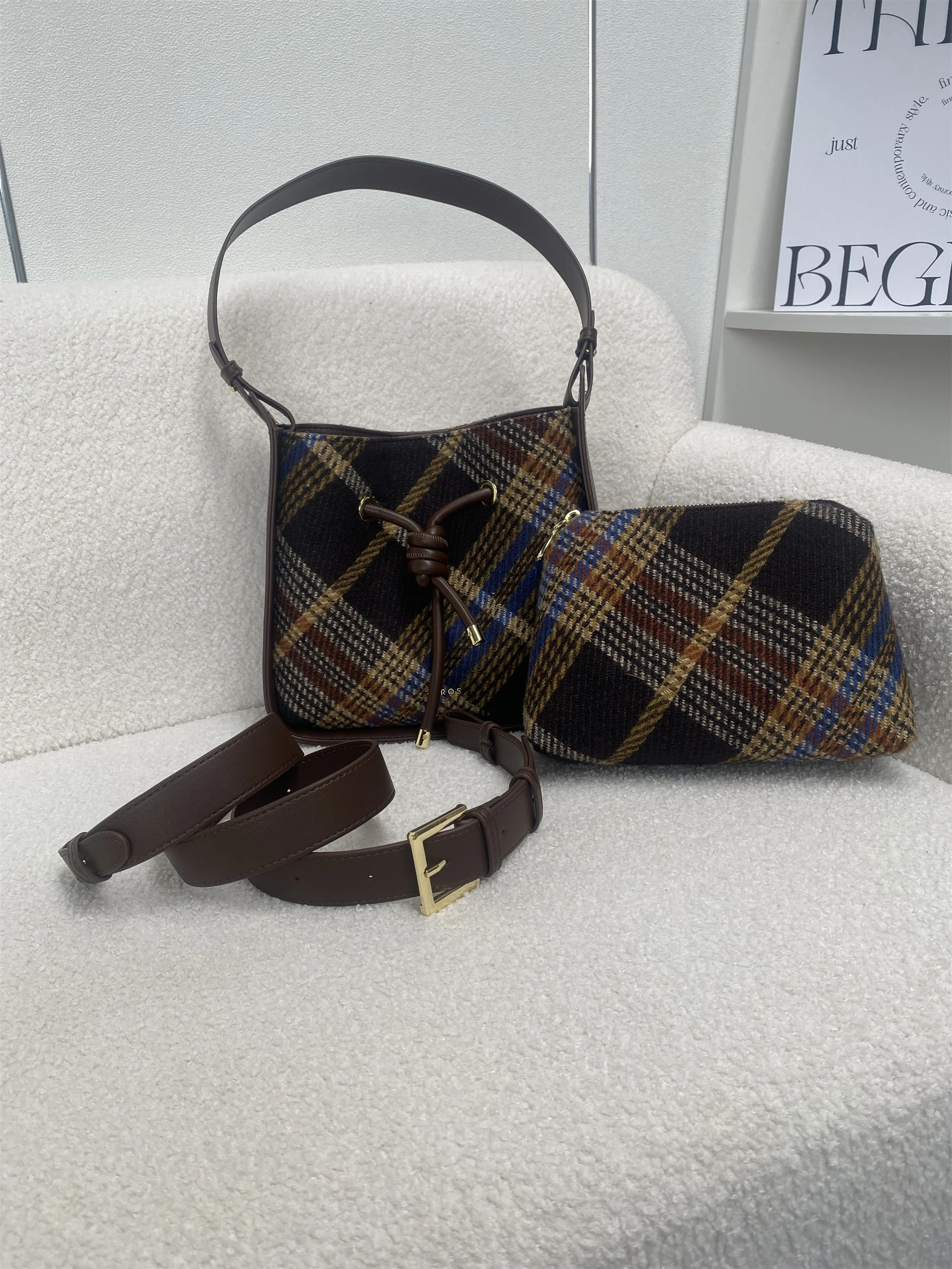 Шерстяная сумка-мешок в клетку в стиле ретро, женская сумка через плечо на одно плечо, элегантная осенне-зимняя сумка
Шерстяная сумка-мешок в клетку в стиле ретро, женская сумка через плечо на одно плечо, элегантная осенне-зимняя сумка