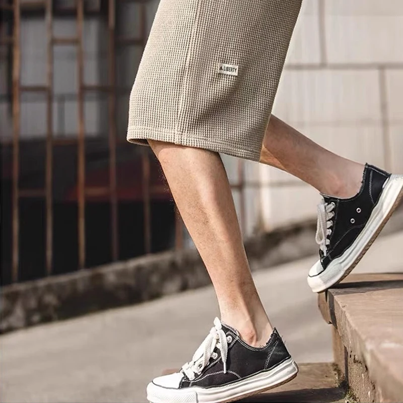 All-match small shoes thick sole heightening- Japanese canvas outdoor casual sports shoes.
All-match small shoes thick sole heightening- Japanese canvas outdoor casual sports shoes.