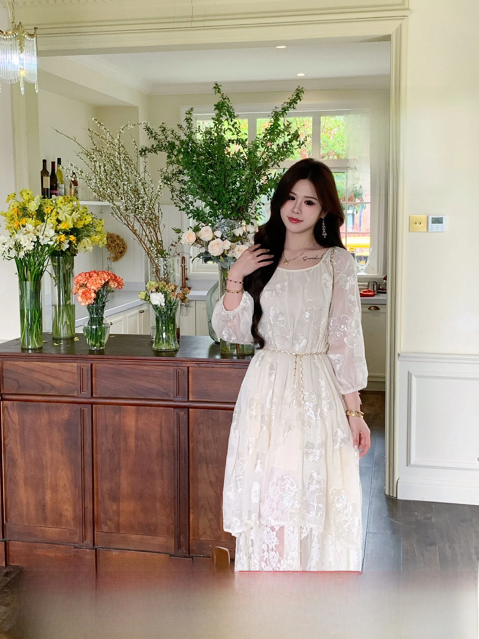 Loose Lace Floral Embroidery Dress Women's Summer Fashion French Style High Waist Long Sleeve Polyester Fiber Gown
Loose Lace Floral Embroidery Dress Women's Summer Fashion French Style High Waist Long Sleeve Polyester Fiber Gown