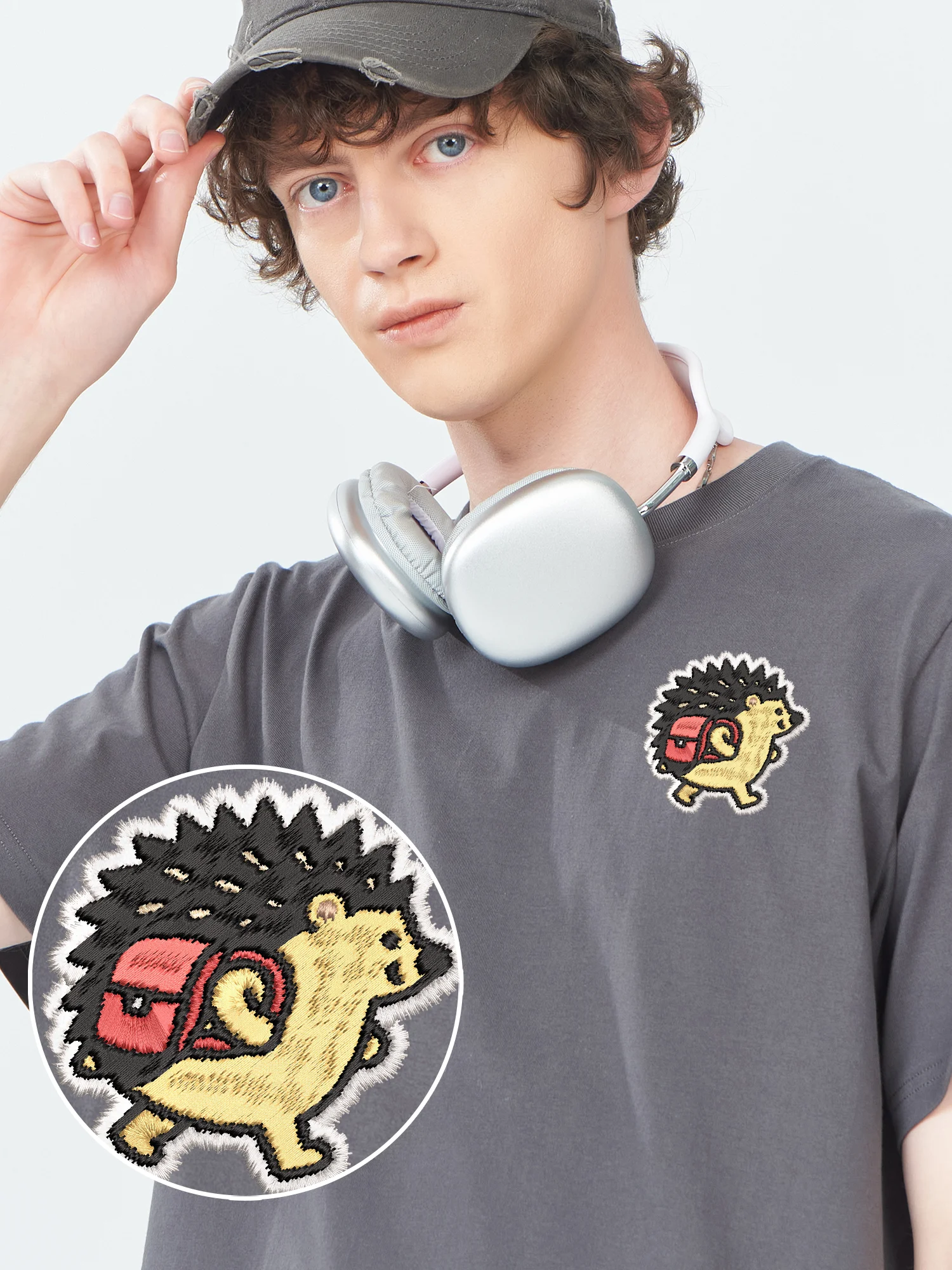 Hedgehog Carrying Bag Embroidered T-shirt Fashionable Cotton Luxury Designer Streetwear Embroidery Shirt Unisex Tops
Hedgehog Carrying Bag Embroidered T-shirt Fashionable Cotton Luxury Designer Streetwear Embroidery Shirt Unisex Tops