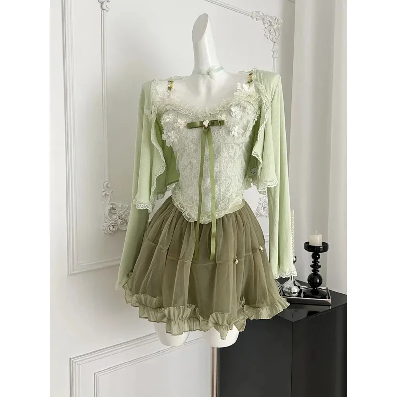 Korean Original Design Elegant Sweet Women Lace Cardigan+bow Flower Vest+Elastic Waist Mini Skirt 3 Piece Set 2025 New Summer
Korean Original Design Elegant Sweet Women Lace Cardigan+bow Flower Vest+Elastic Waist Mini Skirt 3 Piece Set 2025 New Summer