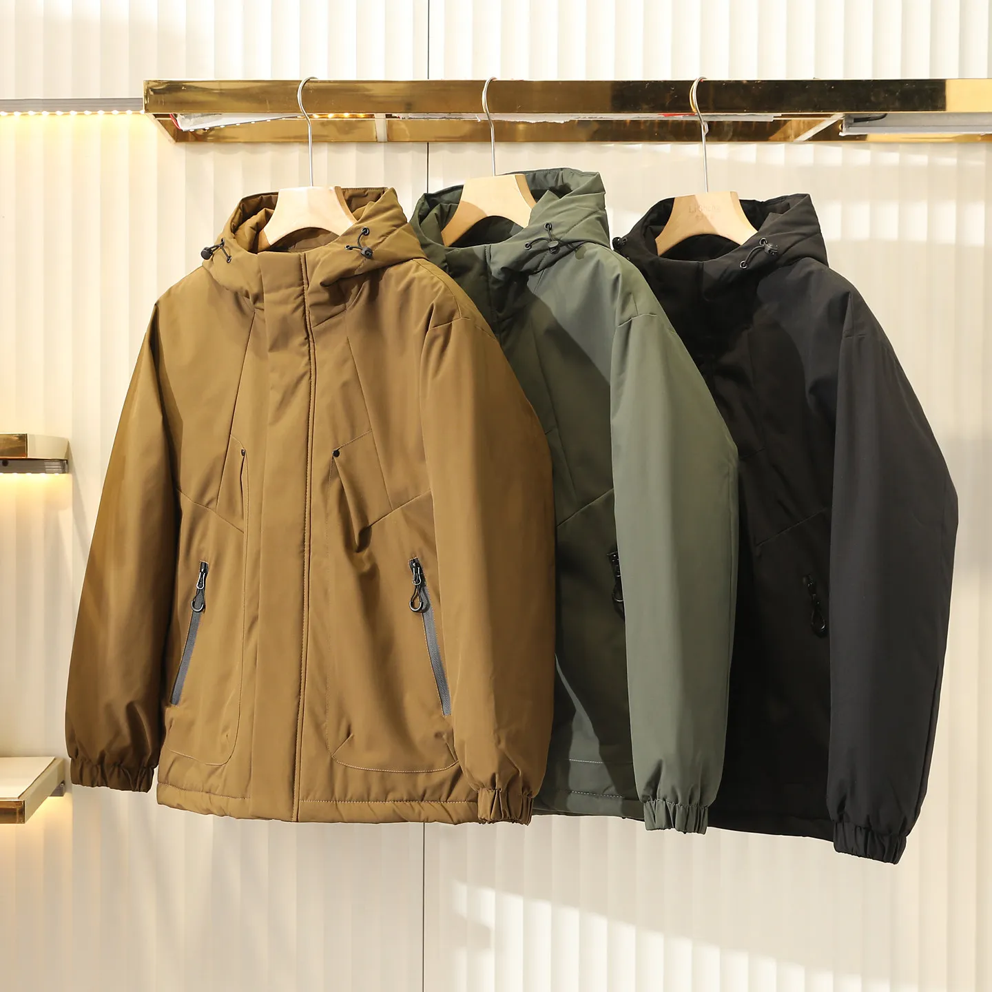 Europe and America! Outdoor windproof and waterproof men's thickened thermal hooded jacket cotton-padded jacket winter
Europe and America! Outdoor windproof and waterproof men's thickened thermal hooded jacket cotton-padded jacket winter