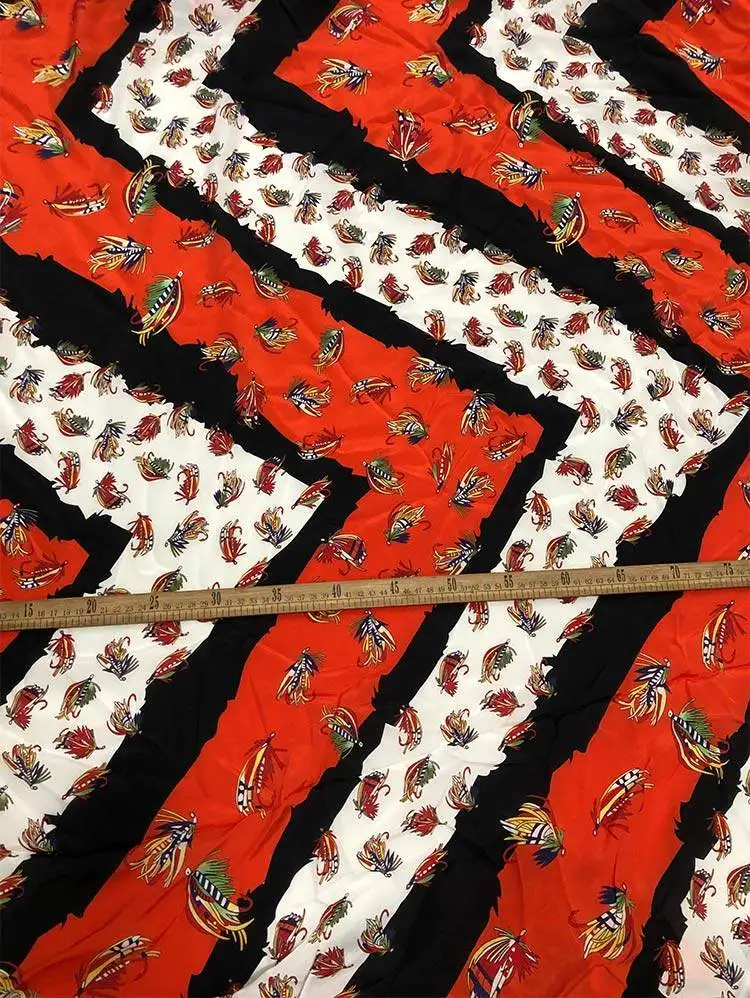 1 meter 100% Mulberry Silk 13 momme Crepe Silk Fabric Colorful Diagonal Stripes Printed 140cm 55" wide by the yard CY059
1 meter 100% Mulberry Silk 13 momme Crepe Silk Fabric Colorful Diagonal Stripes Printed 140cm 55" wide by the yard CY059