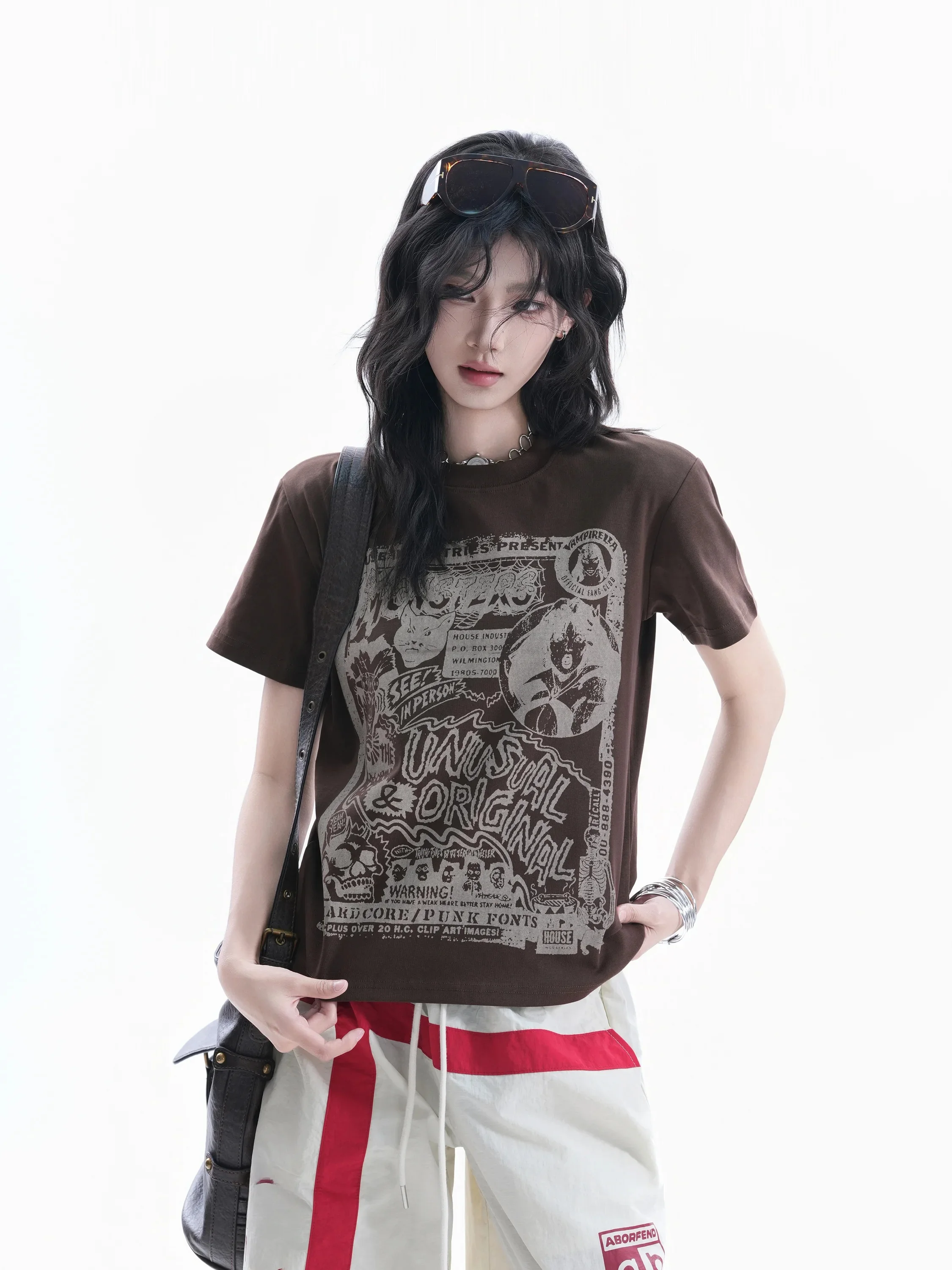 Retro American Style Short Sleeve T-Shirt Women Loose Slimming Street Style Newspaper Print Casual Cotton Top for Ladies
Retro American Style Short Sleeve T-Shirt Women Loose Slimming Street Style Newspaper Print Casual Cotton Top for Ladies