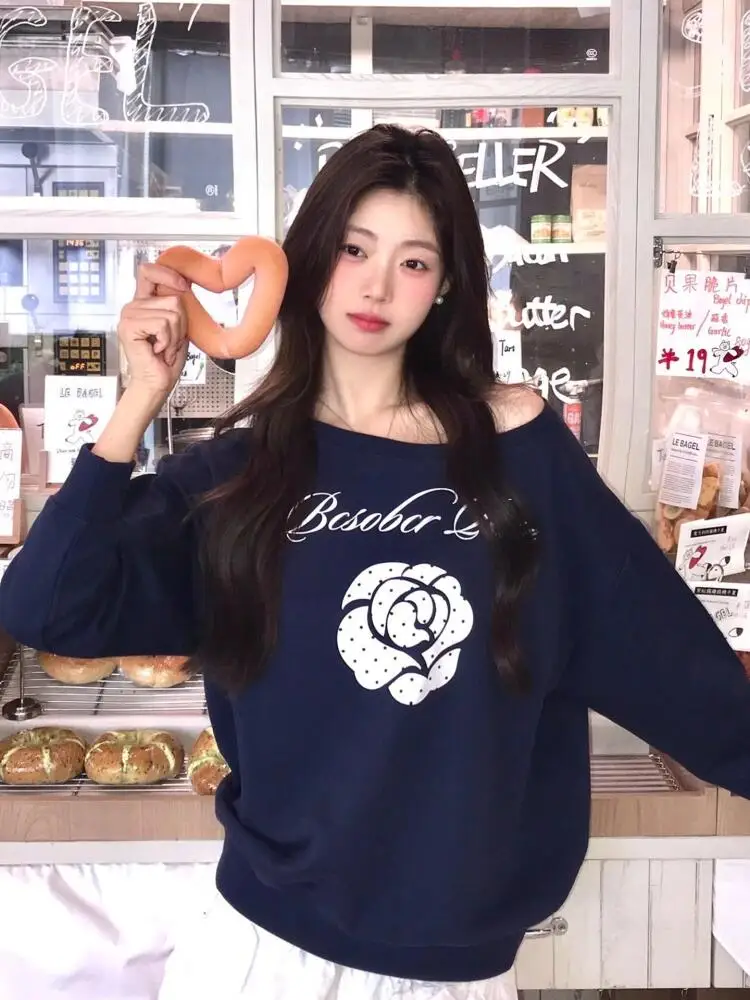 Женская толстовка с капюшоном в американском стиле ретро, оверсайз, с наклонными плечами, темно-синий, с длинными рукавами, свободный повседневный модный топ на раннюю осень
Женская толстовка с капюшоном в американском стиле ретро, оверсайз, с наклонными плечами, темно-синий, с длинными рукавами, свободный повседневный модный топ на раннюю осень