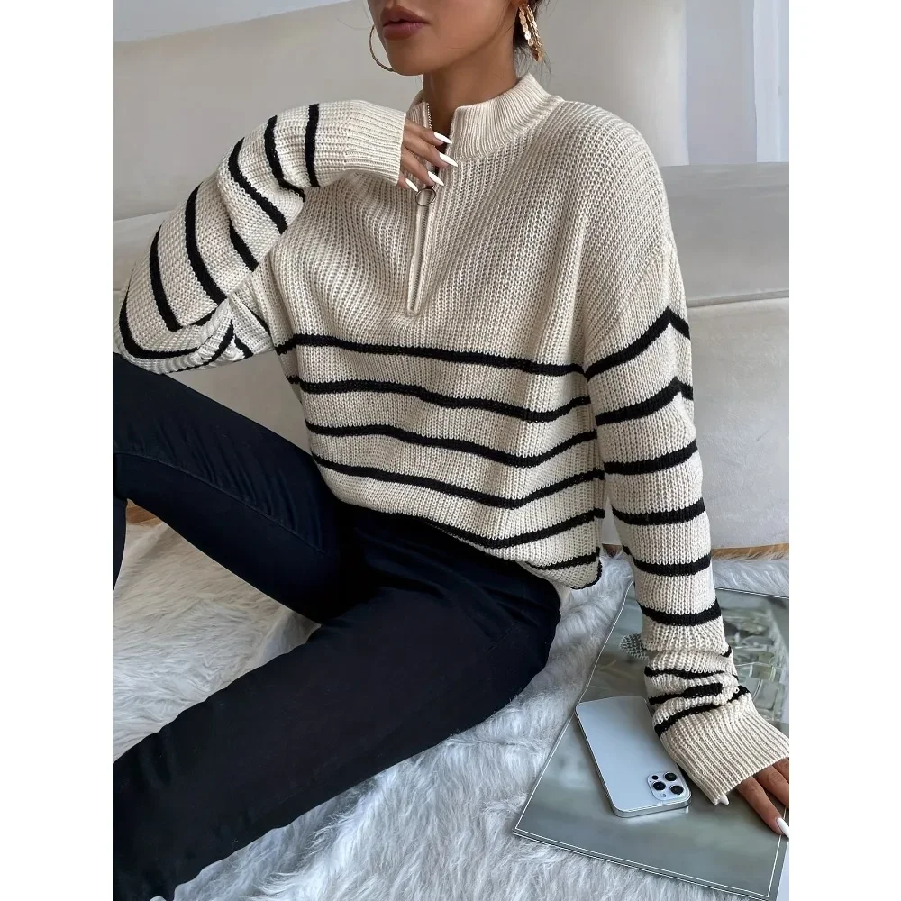 Plus Size Women's Solid Color Zipper Striped Print Casual Knit Sweater Hooded Long Sleeve Sweater Velvet Wide Zipper Sweater
Plus Size Women's Solid Color Zipper Striped Print Casual Knit Sweater Hooded Long Sleeve Sweater Velvet Wide Zipper Sweater