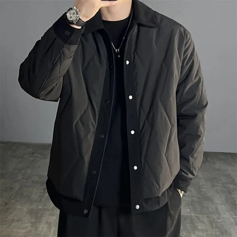 2024 Cotton Windproof Clothing with Pocket for Men Elegant Winter Coat Lapel Collar Regular Short Parkas Handsome Design E40
2024 Cotton Windproof Clothing with Pocket for Men Elegant Winter Coat Lapel Collar Regular Short Parkas Handsome Design E40