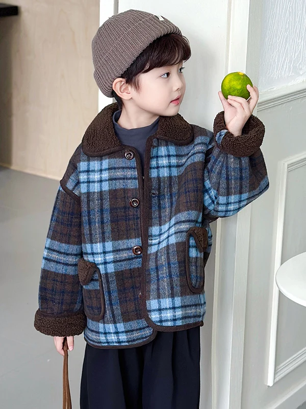 Утепленное шерстяное пальто в клетку для мальчиков на флисовой подкладке, осенне-зимняя модная стильная универсальная хлопковая одежда с длинными рукавами для мальчиков
Утепленное шерстяное пальто в клетку для мальчиков на флисовой подкладке, осенне-зимняя модная стильная универсальная хлопковая одежда с длинными рукавами для мальчиков