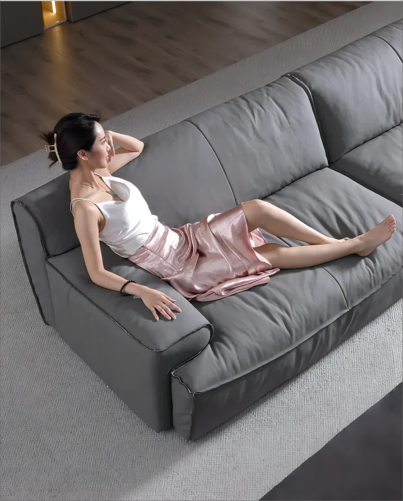 Foshan High Quality Premium Luxury Leather Sofa European Design Style With Down Filler Modular Lounge Sofa Sets For Living Room
Foshan High Quality Premium Luxury Leather Sofa European Design Style With Down Filler Modular Lounge Sofa Sets For Living Room