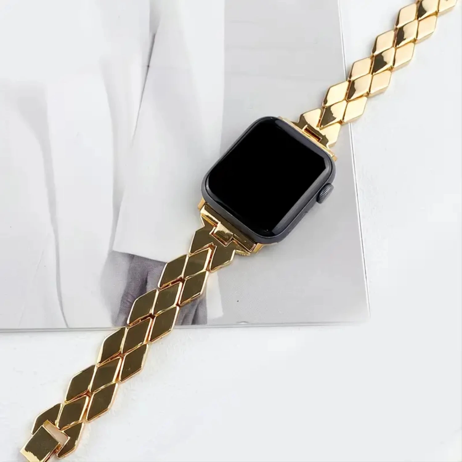 Gold Alloy Band With Bling Case For IWatch Series 6 SE 5 4, Cute Slim Metal Jewelry Bands For Women, Fancy Rhinestone Diamond
Gold Alloy Band With Bling Case For IWatch Series 6 SE 5 4, Cute Slim Metal Jewelry Bands For Women, Fancy Rhinestone Diamond