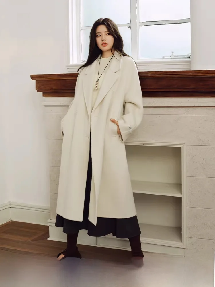 Классическое двустороннее шерстяное пальто для женщин XU Ruhuan Fan Si Lan, новая зимняя коллекция 2025, модная верхняя одежда 487, простой элегантный стиль
Классическое двустороннее шерстяное пальто для женщин XU Ruhuan Fan Si Lan, новая зимняя коллекция 2025, модная верхняя одежда 487, простой элегантный стиль