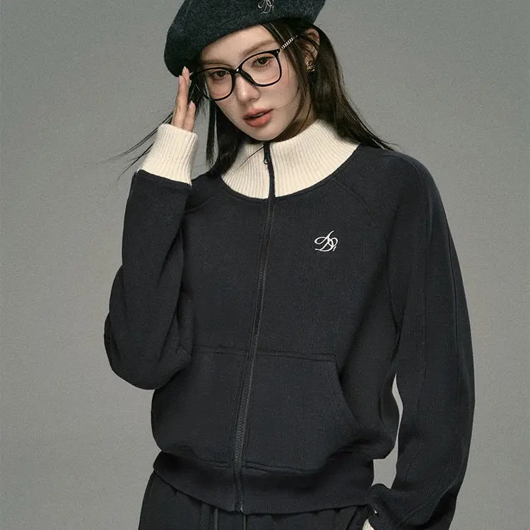 American retro color lapel patchwork sweatshirt cardigan slim stand collar embroidered short college style jacket for women ins
American retro color lapel patchwork sweatshirt cardigan slim stand collar embroidered short college style jacket for women ins