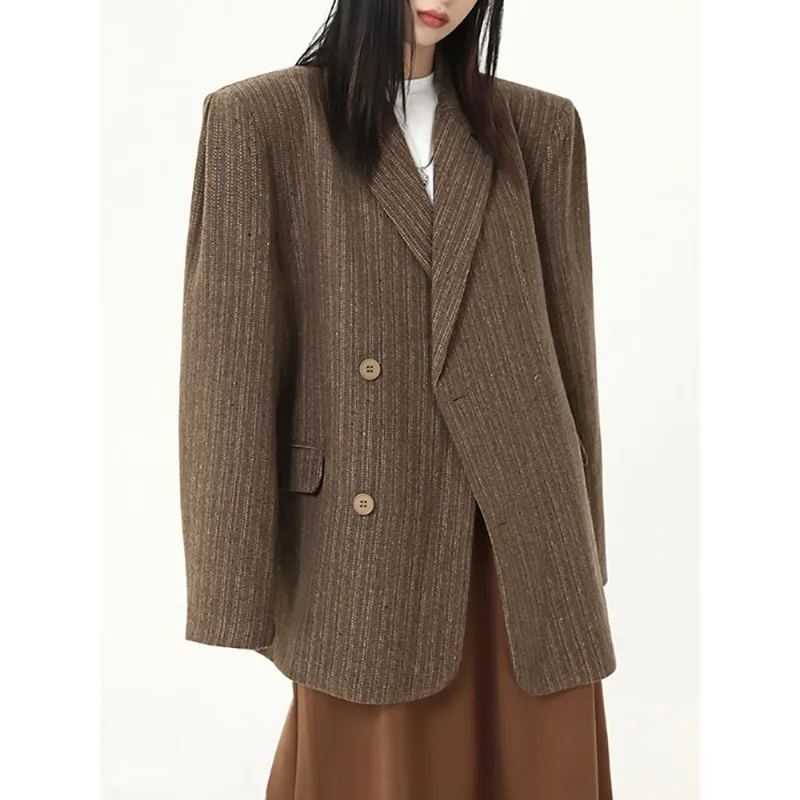 New British Style Brown Retro Striped Small Suit for Early Autumn Medium To Long Loose Textured Suit Jacket for Women
New British Style Brown Retro Striped Small Suit for Early Autumn Medium To Long Loose Textured Suit Jacket for Women