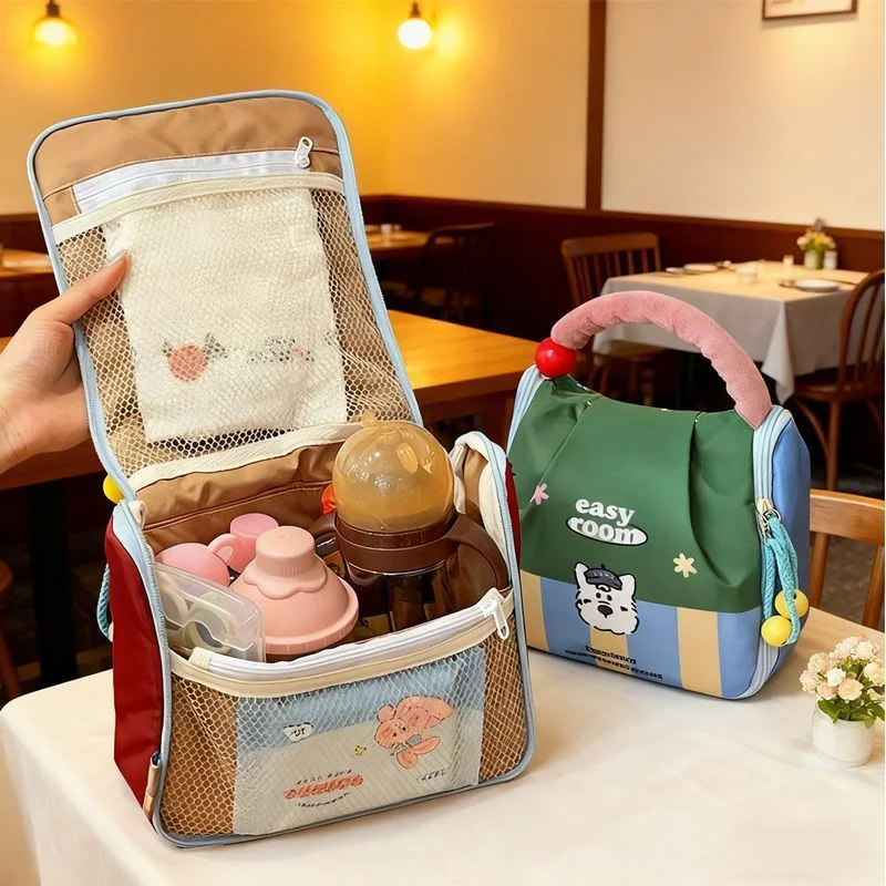 Cute portable mommy bag, mommy's worry-free bag, lightweight and convenient for carrying baby formula and bottle storage when go
Cute portable mommy bag, mommy's worry-free bag, lightweight and convenient for carrying baby formula and bottle storage when go