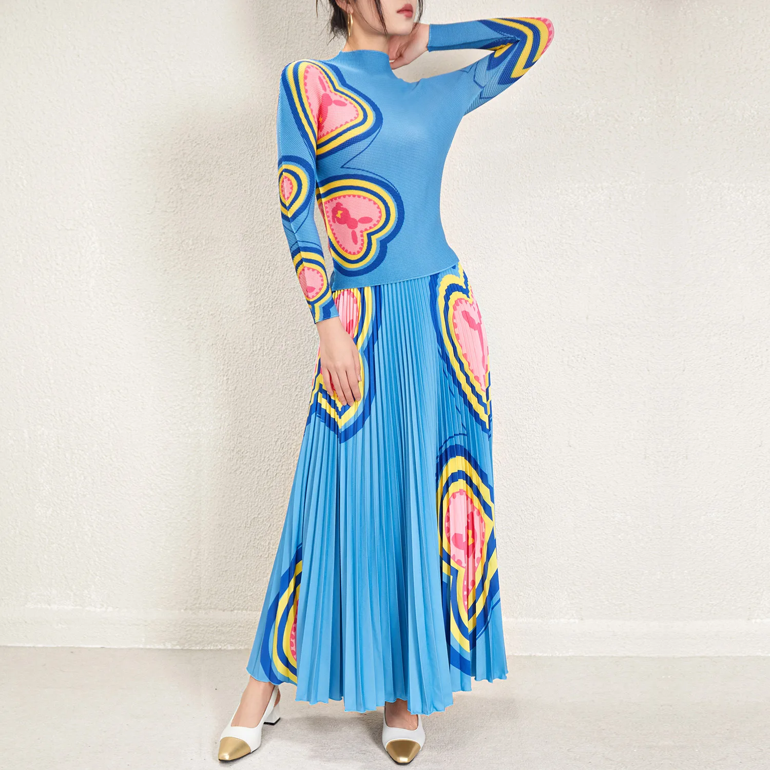 Wholesale Pleated Skirt Set 2025 Latest Accept Custom Printed Long Sleeve Top Printed Long Pleated Skirt Two Piece Set
Wholesale Pleated Skirt Set 2025 Latest Accept Custom Printed Long Sleeve Top Printed Long Pleated Skirt Two Piece Set