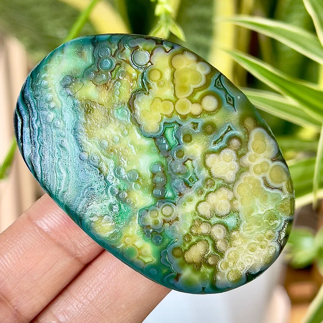 Gorgeous Agate Rough Stone Natural Colorful Agate Wishing Agate Bead for DIY Jewelry Making Rare And Precious Original Stone
Gorgeous Agate Rough Stone Natural Colorful Agate Wishing Agate Bead for DIY Jewelry Making Rare And Precious Original Stone