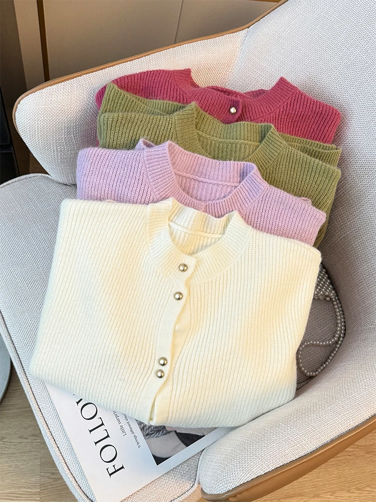 Korean Round Neck Single Breasted Sweater Jacket for Women Autumn 2024 Solid Color Simple Loose Soft Knitted Cardiagn Fashion
Korean Round Neck Single Breasted Sweater Jacket for Women Autumn 2024 Solid Color Simple Loose Soft Knitted Cardiagn Fashion