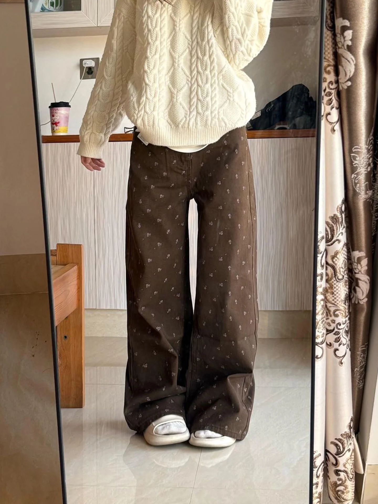 Retro Summer 2026 Women's Skinny Floral Washed Denim Jeans Cocoa Brown Wide Leg Pants Bf Lazy Style High Waist Zipper Closure
Retro Summer 2026 Women's Skinny Floral Washed Denim Jeans Cocoa Brown Wide Leg Pants Bf Lazy Style High Waist Zipper Closure