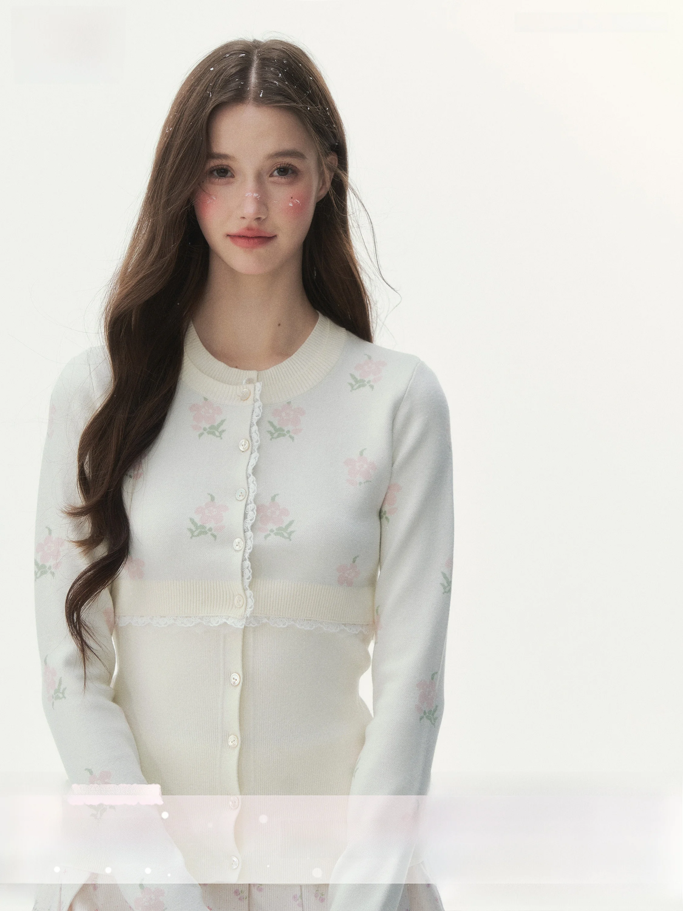 Вязаный свитер Spring Bloom для девочек с мелким цветочным принтом, имитация двухслойности, длинный рукав, повседневный стиль, эксклюзивно онлайн
Вязаный свитер Spring Bloom для девочек с мелким цветочным принтом, имитация двухслойности, длинный рукав, повседневный стиль, эксклюзивно онлайн