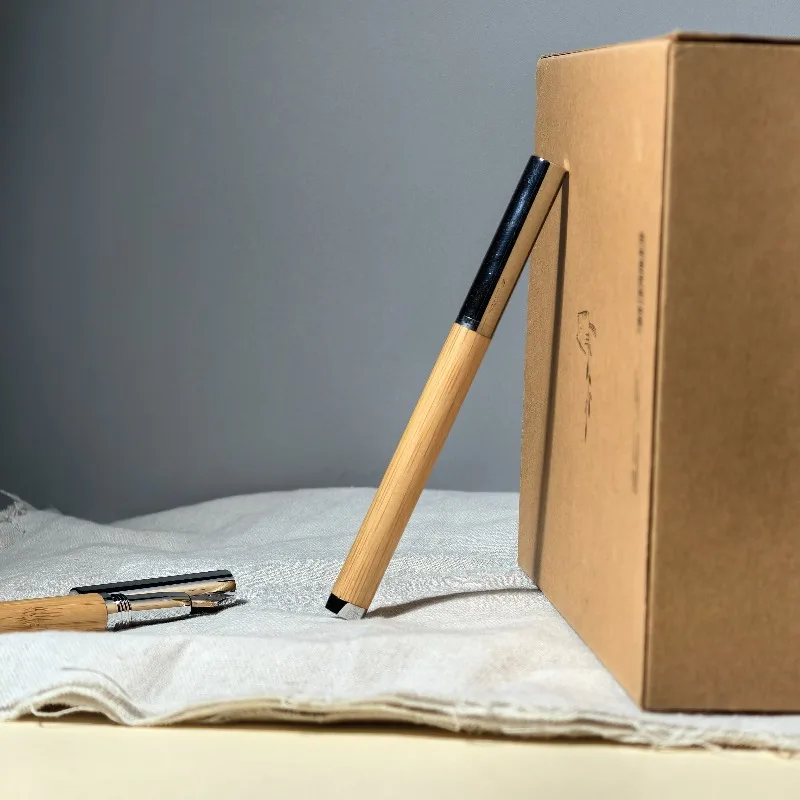BALAOYE Bamboo Wood Fountain Pen Equipped with an ink absorber and Ink Bags, Jowo 0.5F Silver Nib Collection calligraphy pen
BALAOYE Bamboo Wood Fountain Pen Equipped with an ink absorber and Ink Bags, Jowo 0.5F Silver Nib Collection calligraphy pen