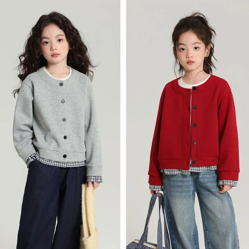 2025 New Girls Plaid Patchwork Hoodie Jacket Casual Chic Pullover Crop Top Versatile Graphic Print Sweatshirt Coat For Kids Tops
2025 New Girls Plaid Patchwork Hoodie Jacket Casual Chic Pullover Crop Top Versatile Graphic Print Sweatshirt Coat For Kids Tops