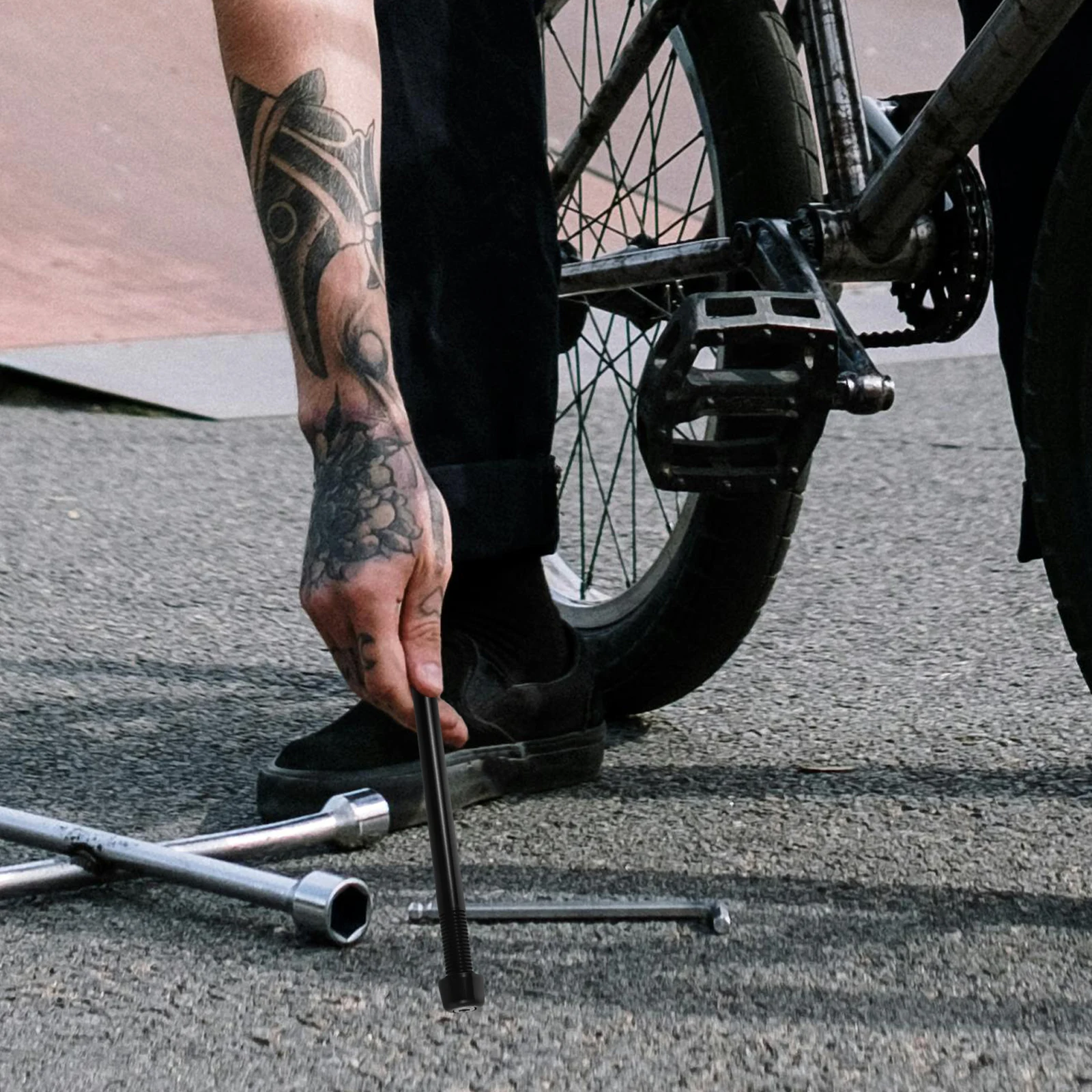 Aluminum Alloy Thru Front Fork Lever Sturdy Durable Bike Replacement For Mountain Road Bikes Hub Axle Tool Axle
Aluminum Alloy Thru Front Fork Lever Sturdy Durable Bike Replacement For Mountain Road Bikes Hub Axle Tool Axle