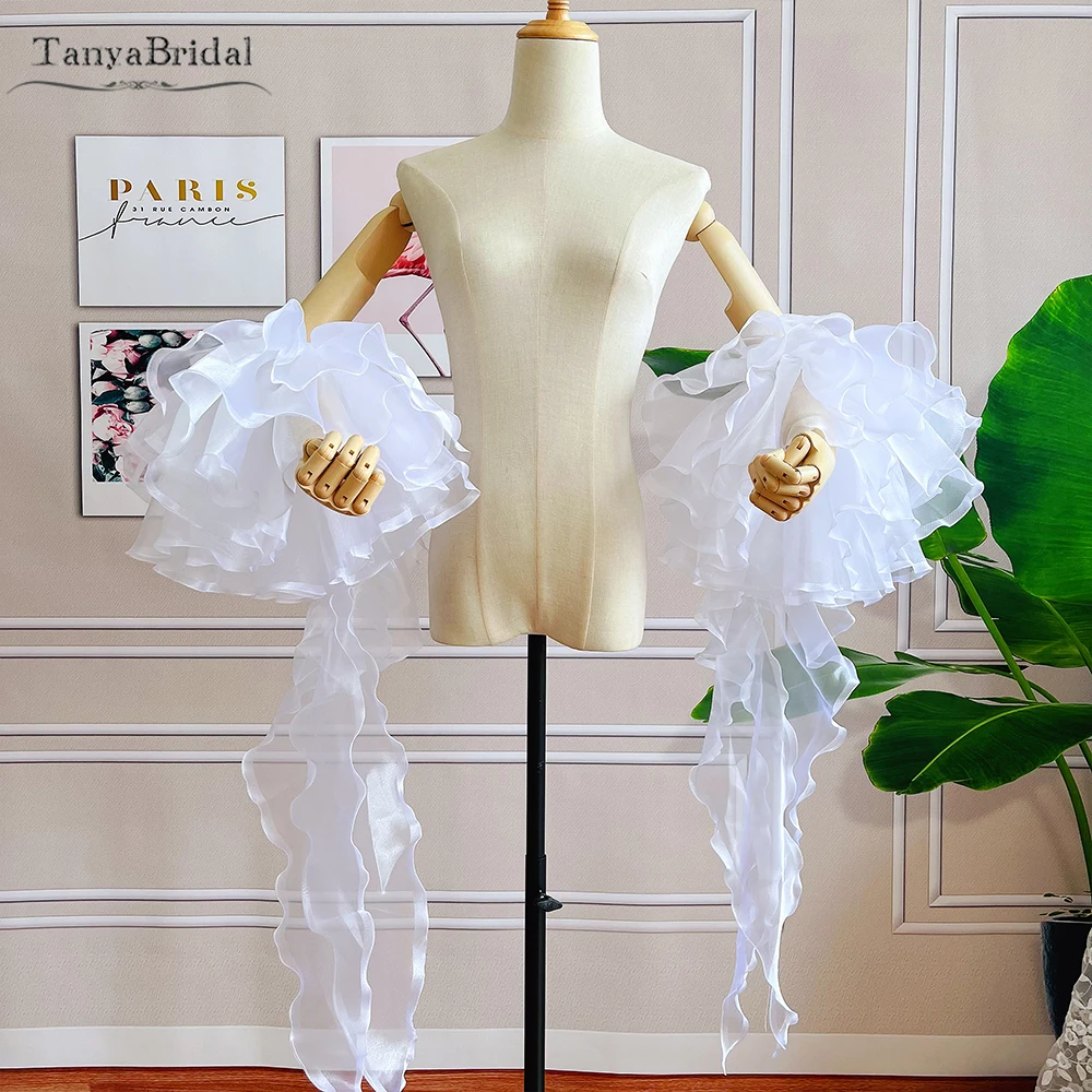 Dramtic Organza Detachable Wedding Sleeve With Lovely Ruffles ,New Fashion Bridal Sleeves Chic DG307
Dramtic Organza Detachable Wedding Sleeve With Lovely Ruffles ,New Fashion Bridal Sleeves Chic DG307
