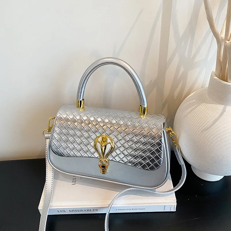 Retro New Fashionable Versatile Small Square Bag for Women's Personalized Casual Crossbody Bag
Retro New Fashionable Versatile Small Square Bag for Women's Personalized Casual Crossbody Bag