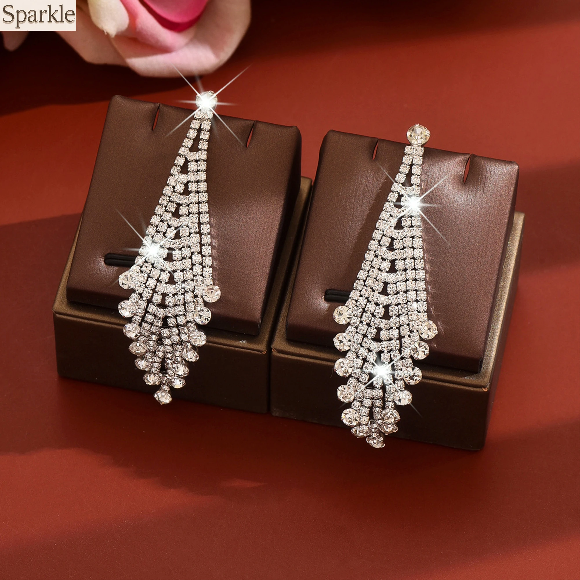 Luxurious Sparkling Zircon Geometric Tassel Earrings for Women Wedding Bridal Accessory Jewelry Gift
Luxurious Sparkling Zircon Geometric Tassel Earrings for Women Wedding Bridal Accessory Jewelry Gift