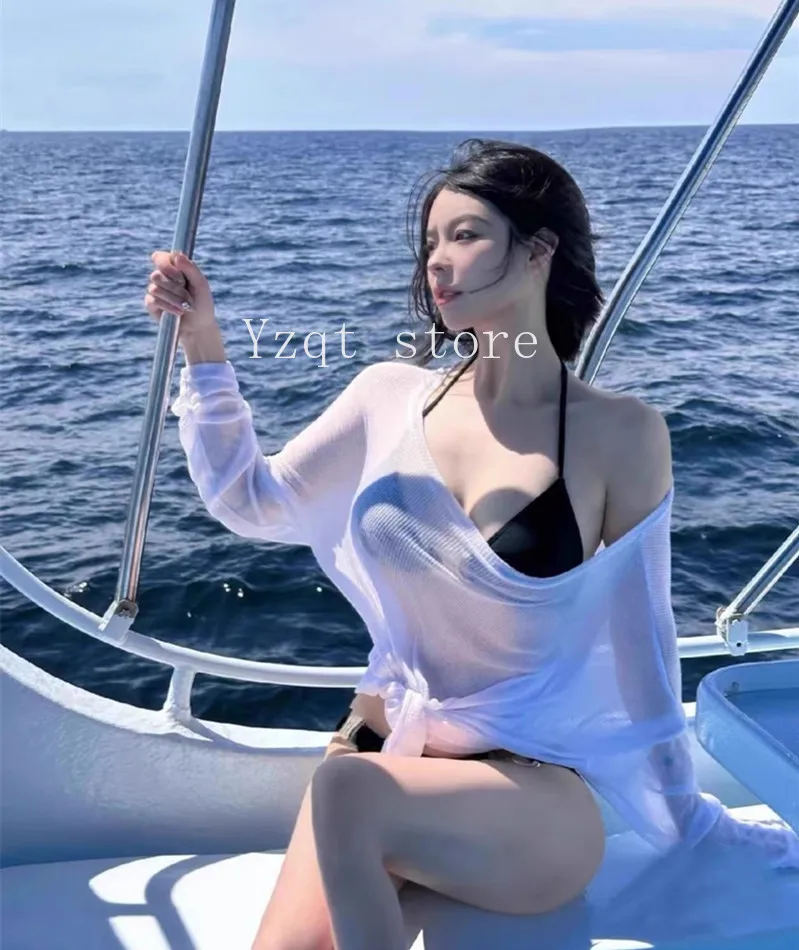 Seaside vacation bikini swimsuit with blouse can go swimming Royal sister fan loose sexy sunscreen beachwear
Seaside vacation bikini swimsuit with blouse can go swimming Royal sister fan loose sexy sunscreen beachwear