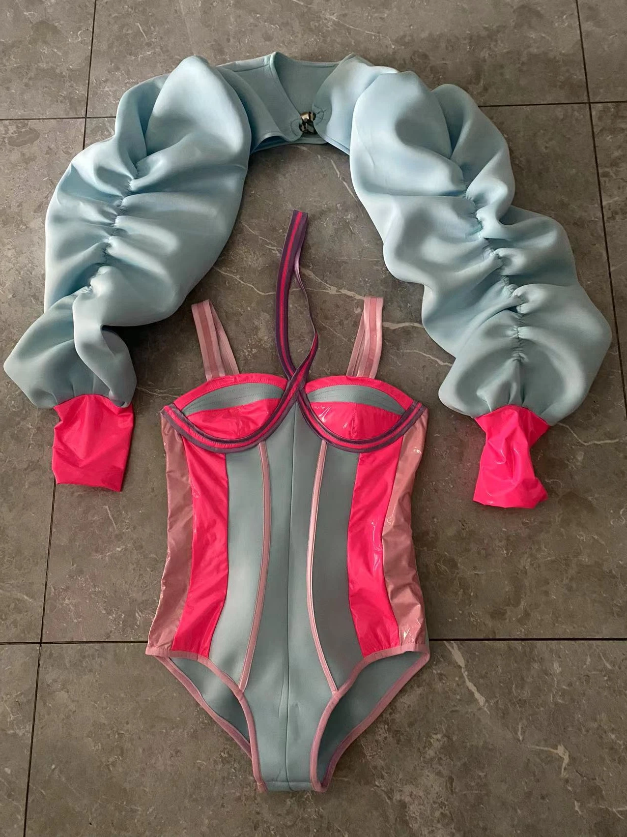 New Pink Green Splicing Color Bubble Sleeve Top+Bodysuit Outfit Nightclub Bar Singer Stage Rave Wear Drag Queen Dance Costume
New Pink Green Splicing Color Bubble Sleeve Top+Bodysuit Outfit Nightclub Bar Singer Stage Rave Wear Drag Queen Dance Costume