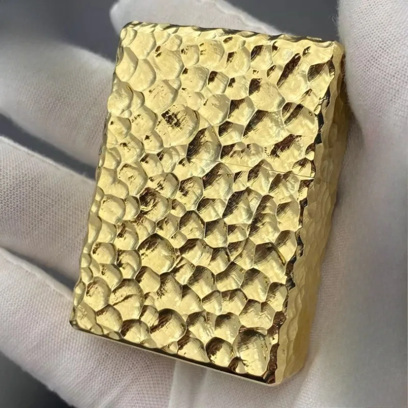 Зажигалка Zorro 912s, без маркировки, с ручной гравировкой, объемным рельефом, из латуни, в ретро-стиле, с колесиком для зажигания, на керосине
Зажигалка Zorro 912s, без маркировки, с ручной гравировкой, объемным рельефом, из латуни, в ретро-стиле, с колесиком для зажигания, на керосине