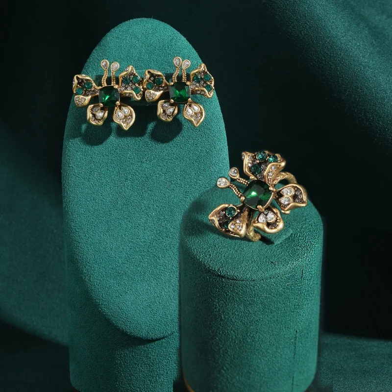 Charm Large Vintage Green Butterfly Jewelry Sets Woman Crystal Stud Earrings Ring Classic Elegant Banquet 2026 Party Accessories
Charm Large Vintage Green Butterfly Jewelry Sets Woman Crystal Stud Earrings Ring Classic Elegant Banquet 2026 Party Accessories