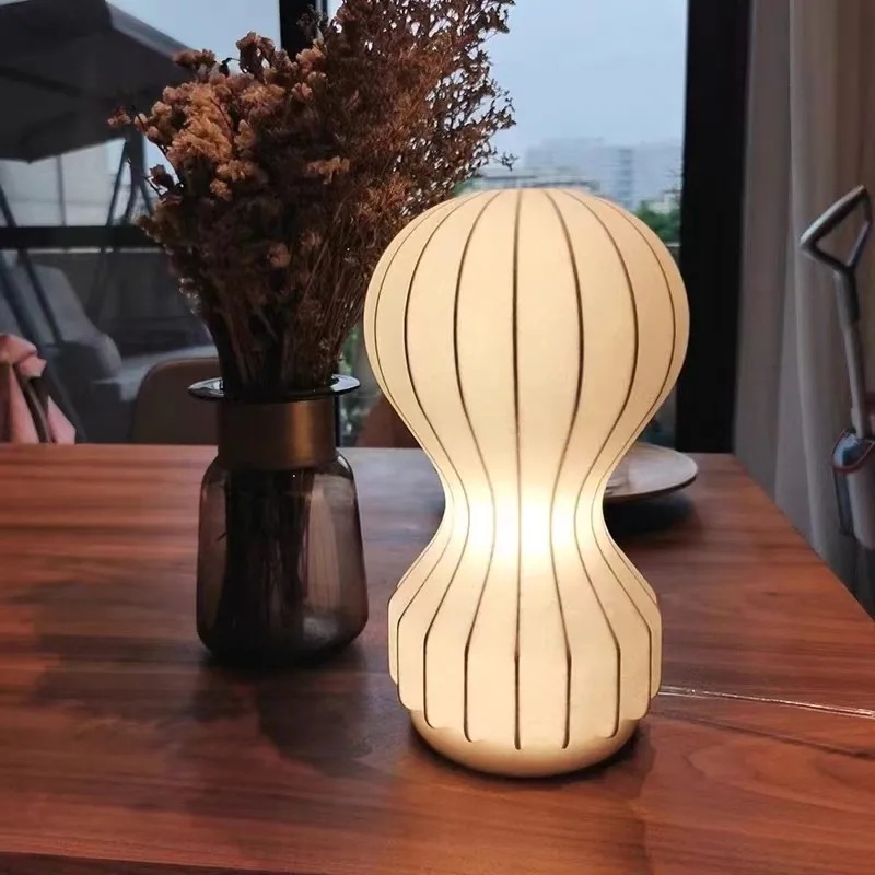 Gatto Piccolo Table Lamp Bright Decoration white Fabric silk Balloon Lamp Bedroom Bedside Lamp Living Room restaurant lamps
Gatto Piccolo Table Lamp Bright Decoration white Fabric silk Balloon Lamp Bedroom Bedside Lamp Living Room restaurant lamps