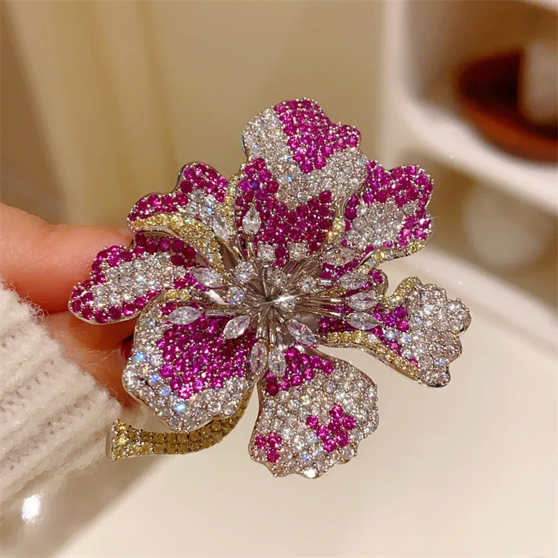 CC Luxury Brooches 100% Handmade High Quality Zirconia Flower Shape Vintage Corsage Temperament Cardigan Shawl Buckle Pins B16
CC Luxury Brooches 100% Handmade High Quality Zirconia Flower Shape Vintage Corsage Temperament Cardigan Shawl Buckle Pins B16