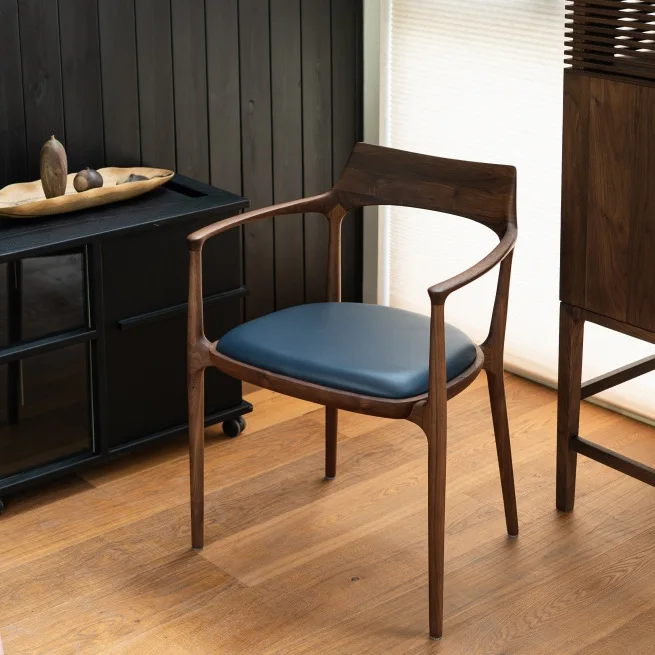 Black walnut log furniture dining chair about modern dining table chair book table chair Italian backrest solid wood
Black walnut log furniture dining chair about modern dining table chair book table chair Italian backrest solid wood