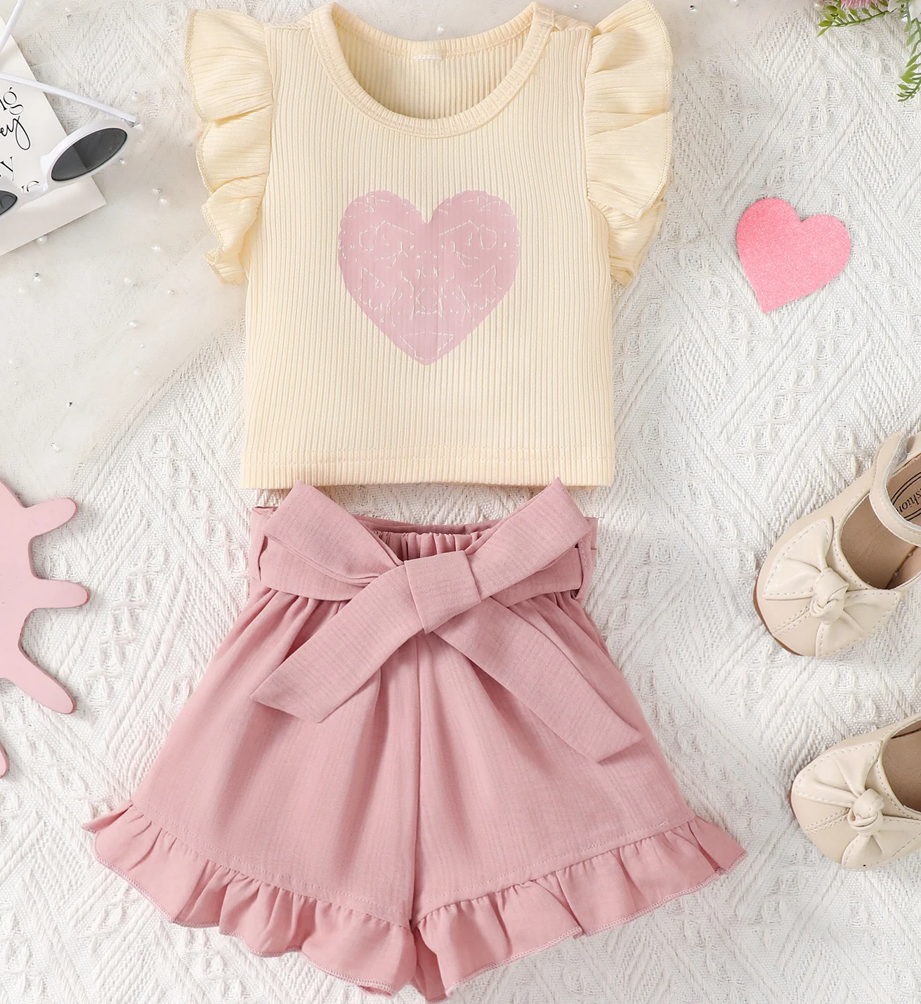Children Girls Summer suit Love Printed Top+Ruffle Elastic Shorts+ Belt Set fit 1-5 Year Little girl Set
Children Girls Summer suit Love Printed Top+Ruffle Elastic Shorts+ Belt Set fit 1-5 Year Little girl Set
