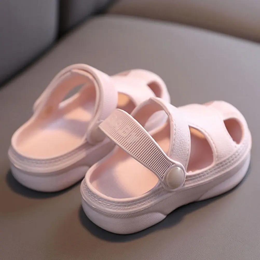 1 Pair Kids Soft Sole Hole Shoes Comfortable Children's Sandals Cartoon Style Soft Bottom Beach Slippers Breathable
1 Pair Kids Soft Sole Hole Shoes Comfortable Children's Sandals Cartoon Style Soft Bottom Beach Slippers Breathable